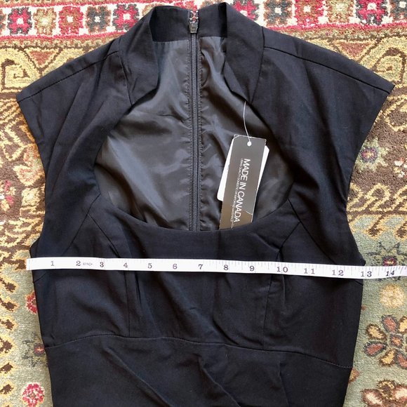 *NWT* Black Starburst Pleated Fitted Sheath Dress - Made in Canada - Size XXS - Picture 13 of 16